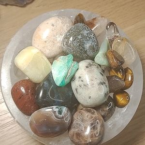 5 peice bundle pocket stones, tumbled crystals